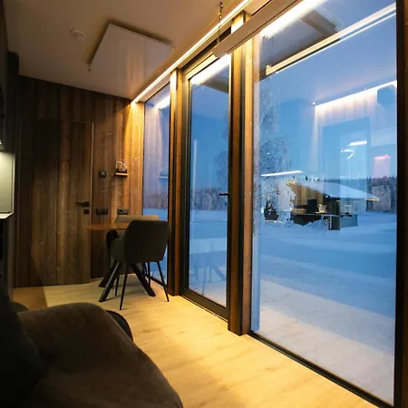 Sonka Mirror House With View Ferienhaus *