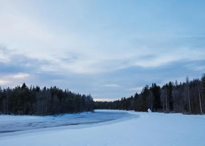 Sonka Mirror House With View